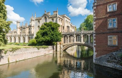 Пре A -level и годовая GCSE подготовка